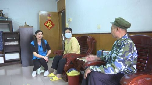 蓬江区华园社区加装爱心楼梯扶手让老人上下楼能“搭把手”