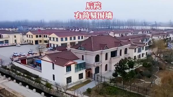 刘强东老家豪宅内景曝光刘母亲自开门迎客刘父太接地气(图5)